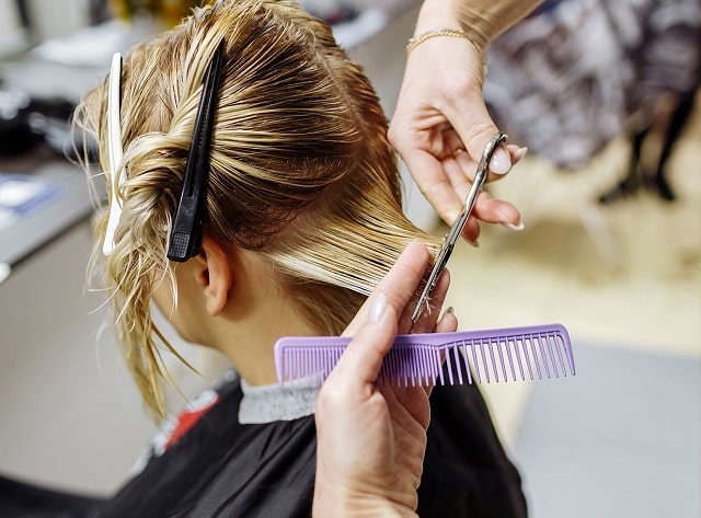 Більше, ніж просто стрижка: що повинен знати і вміти сучасний перукар - фото2 Більше, ніж просто стрижка: що повинен знати і вміти сучасний перукар - фото2