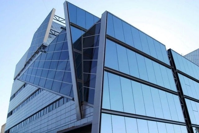 Алюминиевый профиль или пластиковый: что лучше для остекления фасада - фото2 Алюминиевый профиль или пластиковый: что лучше для остекления фасада - фото2