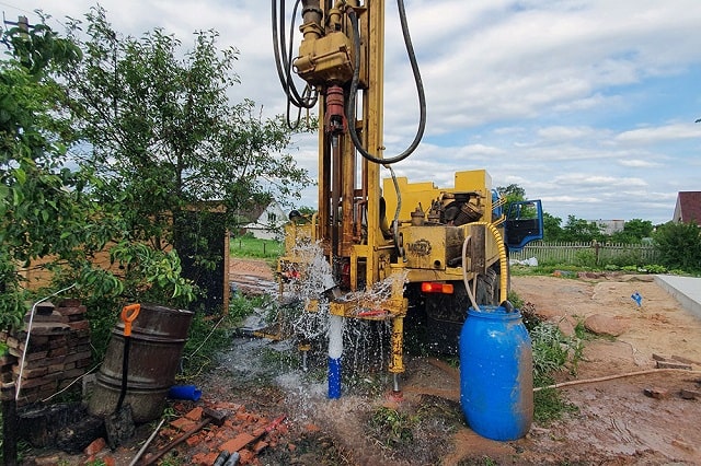 Скважины на воду: виды и особенности, как их бурят - фото5 Скважины на воду: виды и особенности, как их бурят - фото5