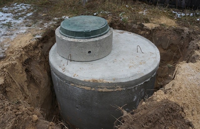 Что такое колодец из ЖБИ-колец: устройство, виды и назначение - фото1