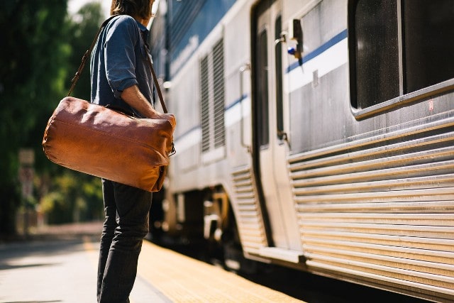 Дорожные сумки: как выбрать (модель, материал, ручка) - фото3 Дорожные сумки: как выбрать (модель, материал, ручка) - фото3