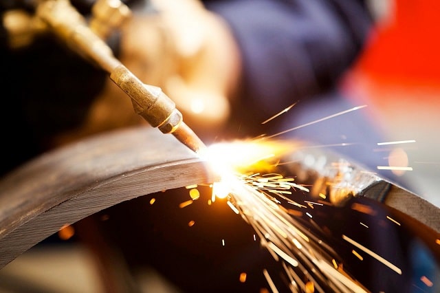 Сварка полуавтоматом или электродом - что лучше, плюсы и минусы - фото5