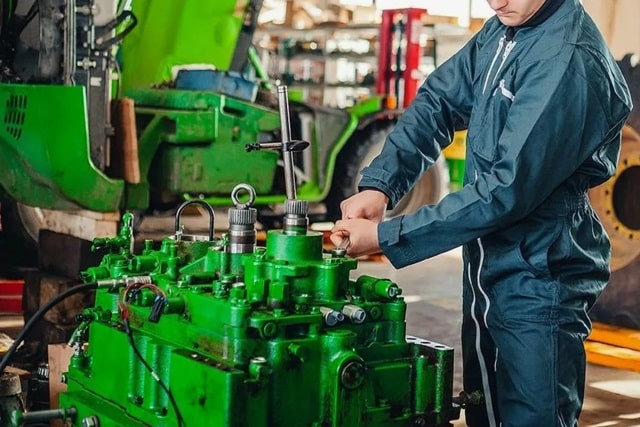 Какие сельскохозяйственные запчасти и расходники чаще всего выходят из строя: слабые места техники - фото3