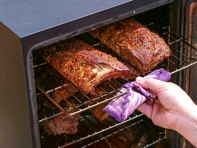 Як вибрати коптильню для дому і дачі: гаряче та холодне копчення простими словами - фото3