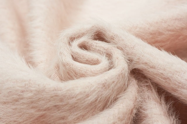 Ангора: что это за ткань, особенности, как стирать и ухаживать - фото4