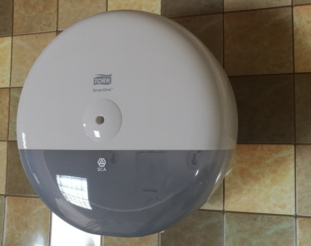 Выбираем диспенсер для туалетной бумаги: обзор, советы - фото1