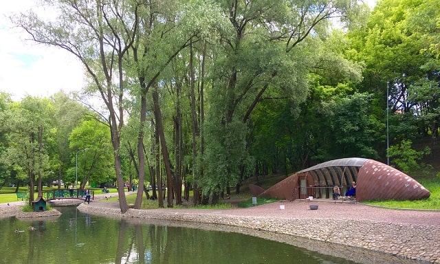 Главные парки и места отдыха Харькова: где обязательно стоит побывать - Ботанический сад Харьковского университета имени Каразина Главные парки и места отдыха Харькова: где обязательно стоит побывать - Ботанический сад Харьковского университета имени Каразина