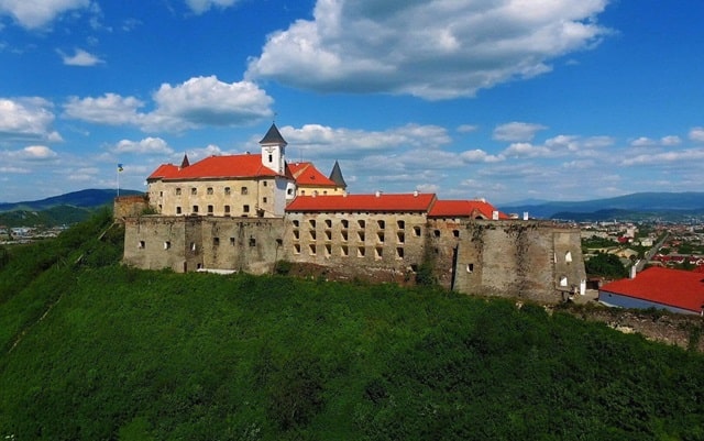Їдемо на відпочинок у Карпати: огляд популярних напрямків із Полтави - фото1 Їдемо на відпочинок у Карпати: огляд популярних напрямків із Полтави - фото1