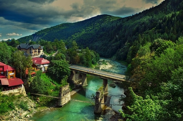 Отдых в Яремче (Карпаты): что посмотреть, достопримечательности и особенности - фото1 Отдых в Яремче (Карпаты): что посмотреть, достопримечательности и особенности - фото1