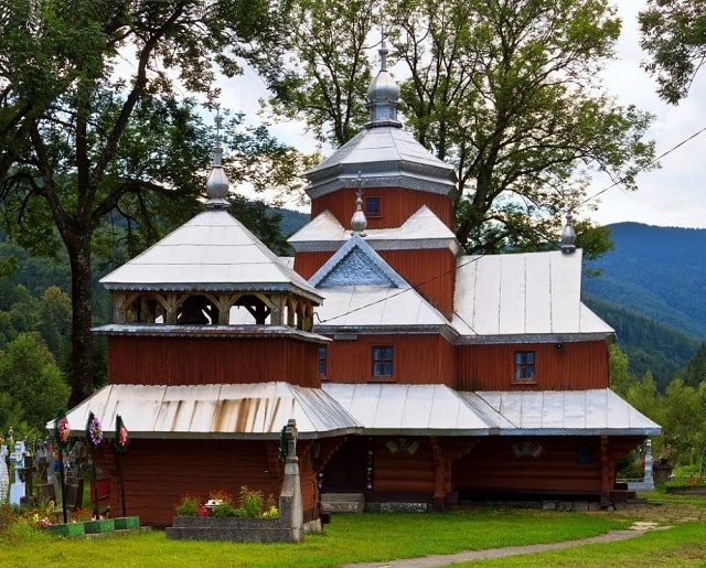 Отдых в Яремче (Карпаты): что посмотреть, достопримечательности и особенности - фото2 Отдых в Яремче (Карпаты): что посмотреть, достопримечательности и особенности - фото2