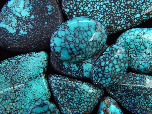 Бирюза: что это за камень, как выглядит, применение - фото1