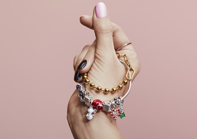 Pandora Moments, Pandora ME и другие линии: обзор коллекций, в чем разница, кому подойдут - фото2 Pandora Moments, Pandora ME и другие линии: обзор коллекций, в чем разница, кому подойдут - фото2