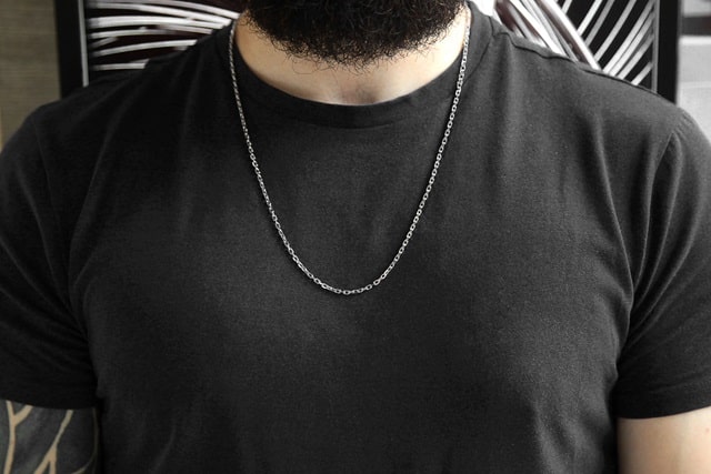 Срібні ланцюжки для чоловіків: види та особливості, як вибрати і з чим носити - фото1 Срібні ланцюжки для чоловіків: види та особливості, як вибрати і з чим носити - фото1