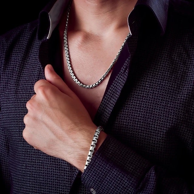 Срібні ланцюжки для чоловіків: види та особливості, як вибрати і з чим носити - фото4 Срібні ланцюжки для чоловіків: види та особливості, як вибрати і з чим носити - фото4
