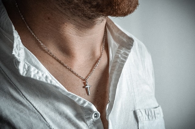 Золотые мужские цепочки: как и с чем носить, обзор модных образов - фото2