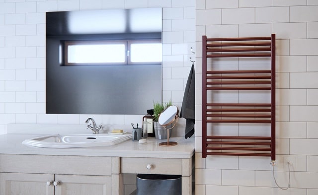 Какой полотенцесушитель лучше выбрать: водяной или электрический - фото4 Какой полотенцесушитель лучше выбрать: водяной или электрический - фото4