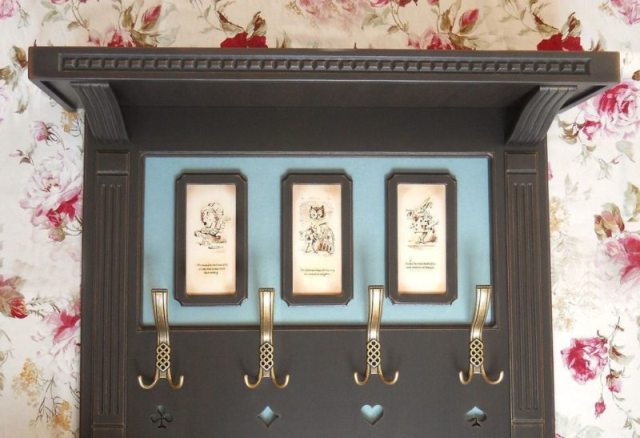 Вешалки в прихожую настенные: идеи для интерьера - фото3