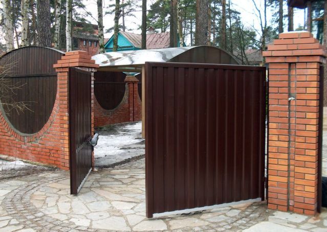 Откатные ворота или распашные: что лучше и практичнее - фото4