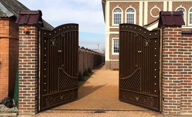 Ворота для частного дома: виды, особенности, какие выбрать - фото5 Ворота для частного дома: виды, особенности, какие выбрать - фото5