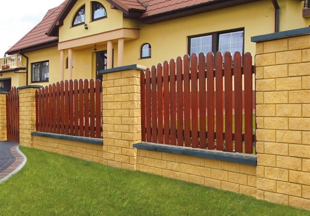 Забор для частного дома: виды и варианты, какой выбрать - фото2 Забор для частного дома: виды и варианты, какой выбрать - фото2