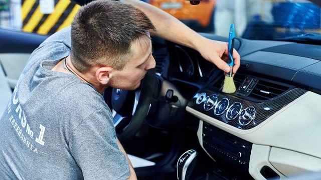 Особенности ухода за кондиционером в автомобиле: как часто заправлять и правильно использовать - фото2 Особенности ухода за кондиционером в автомобиле: как часто заправлять и правильно использовать - фото2