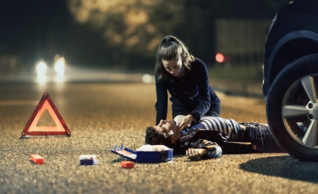 Перша допомога на дорозі: огляд поширених ситуацій, до чого потрібно бути готовим водієві - фото3