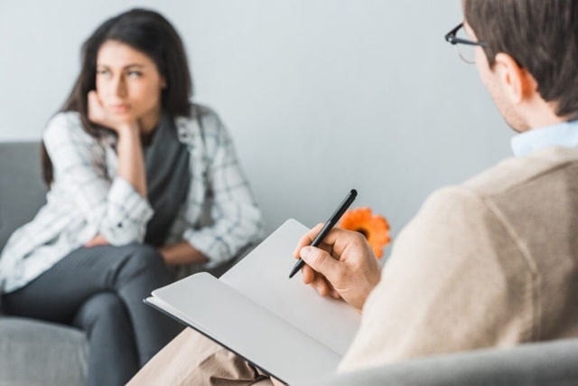 Психотерапевт - лікар душі: хто він, як і кому допомагає - фото2