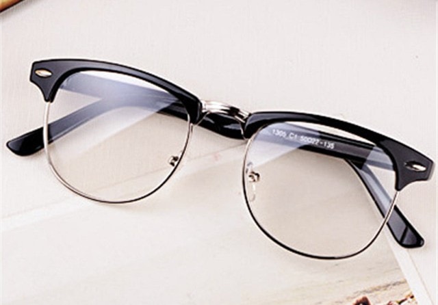 Какие женские солнцезащитные очки сейчас в моде - фото6 Какие женские солнцезащитные очки сейчас в моде - фото6