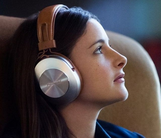 Какая разница между обычными и профессиональными наушниками - фото2 Какая разница между обычными и профессиональными наушниками - фото2