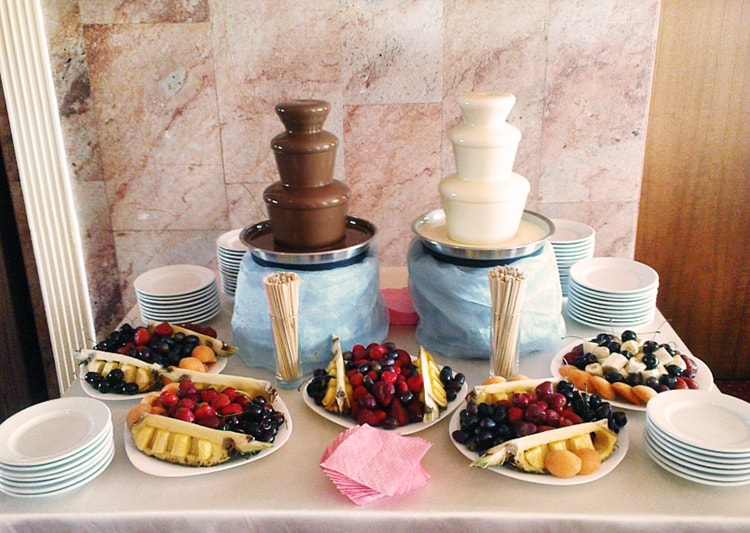 Шоколадный фонтан (фото 5 с фруктами)