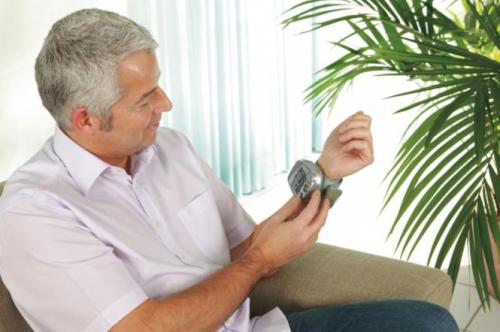 Тонометр на запястье. Какой лучше после 40 лет? - фото 1 Тонометр на запястье. Какой лучше после 40 лет? - фото 1