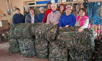 Шесть автомобилей и тысячи сеток передали на фронт волонтеры Близнюковской громады