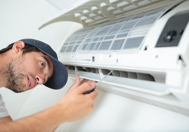 Як правильно обслуговувати кондиціонери: корисні поради щодо правильного догляду
