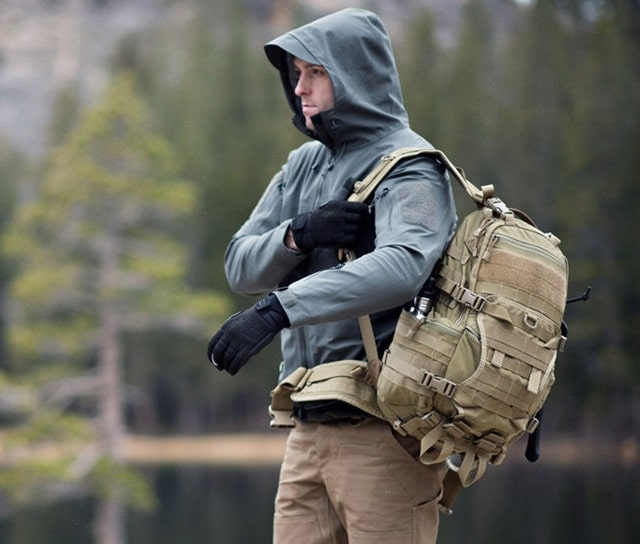 Тактична куртка: переваги носіння та особливості вибору