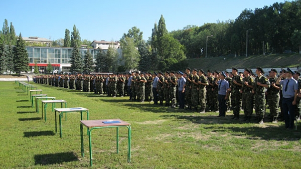 Первокурсники ХУВС приняли присягу