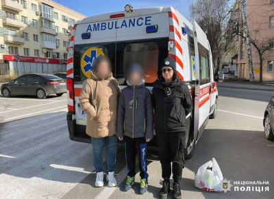 Жительница Харькова отказалась от своего сына-подростка