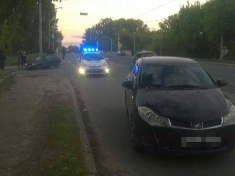 В Харькове школьник попал под колеса авто