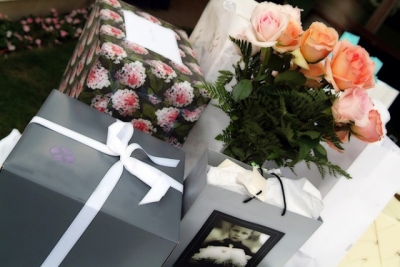 Муж пытался забрать подарок на свадьбу