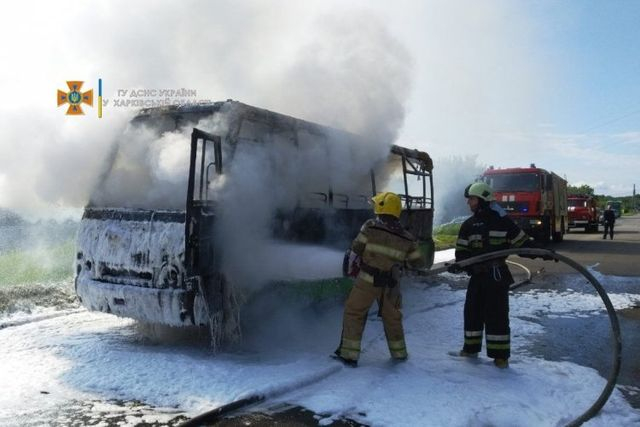 В Киевском районе Харькова сгорел маршрутный автобус – жертв и пострадавших нет