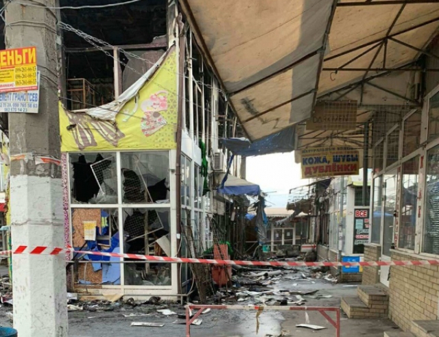 Ночью неизвестные подожгли рынок «Барабашово»