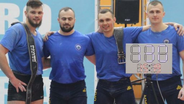 Полицейский из Харькова стал абсолютным чемпионом Европы по гиревому спорту
