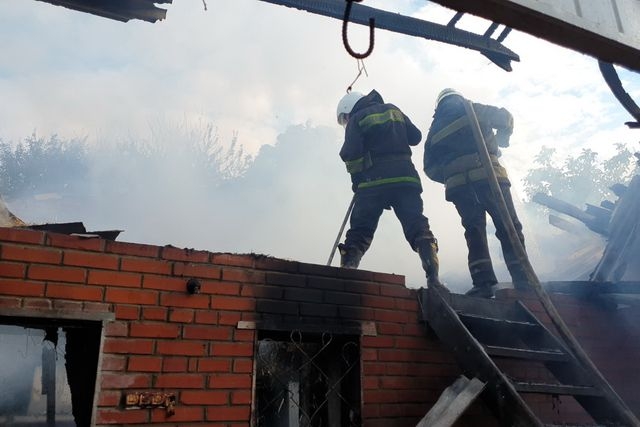 В г. Валки произошел масштабный пожар на территории частного дома