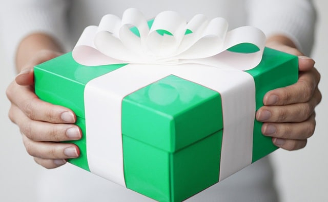 Креативні подарунки для любителів DIY: як здивувати тих, хто любить створювати своїми руками