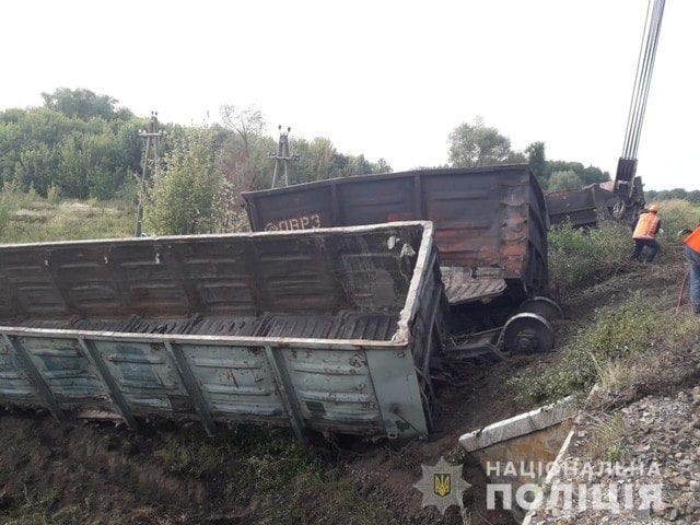 Под Харьковом товарняк столкнулся с электричкой