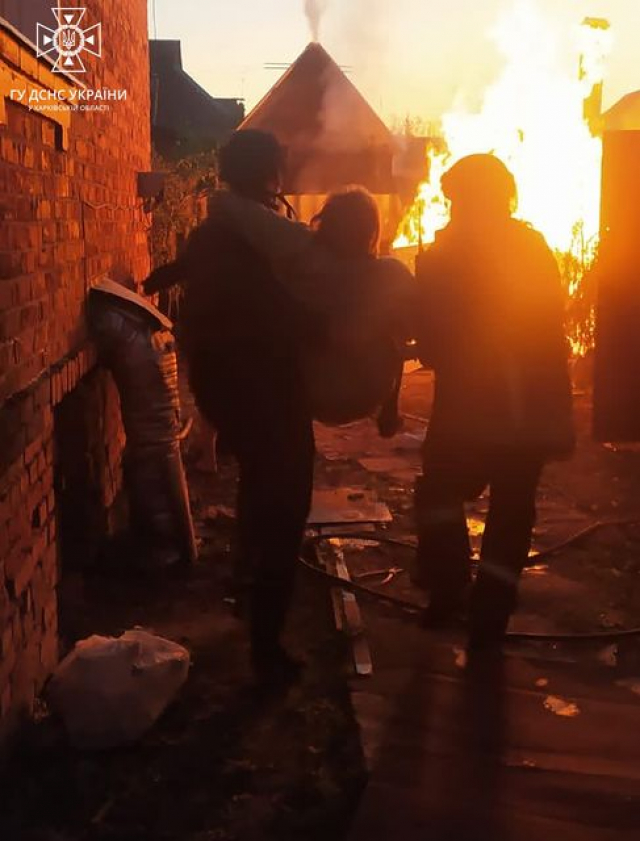 В Волчанске пожарные спасли из огня 70-летнюю женщину