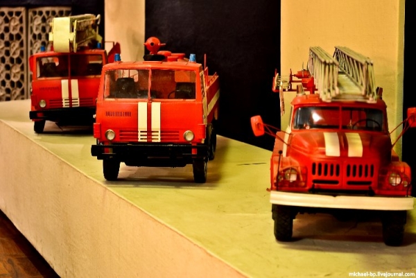 Дети собрали 4000 моделей машин