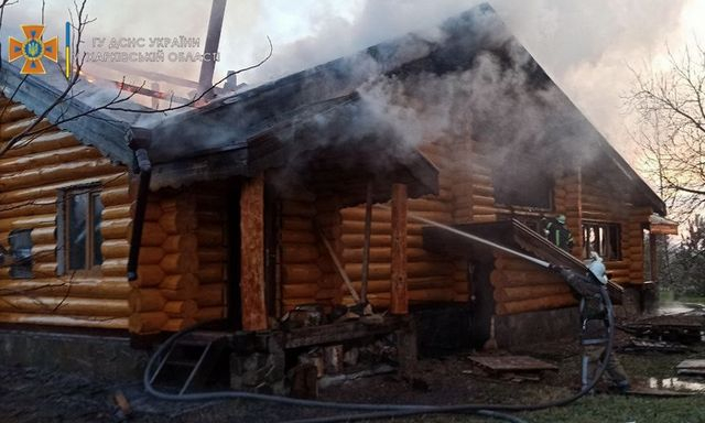 Пожар в частной бане в г. Южный тушили свыше семи часов