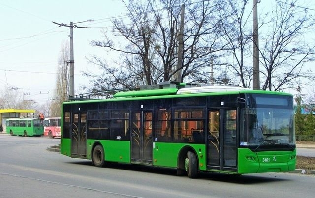 Коронавирус: в Харькове пока не будут останавливать общественный транспорт