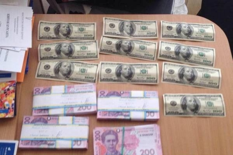 Харьковчане в соцсетях поддержали врача-взяточника