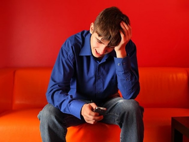 Срочно прибыть в воинскую часть: на телефоны харьковчан приходят странные СМС-сообщения